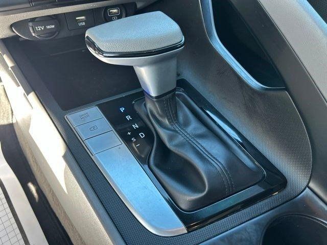 Hyundai Elantra  2023