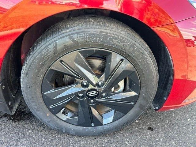 Hyundai Elantra  2023