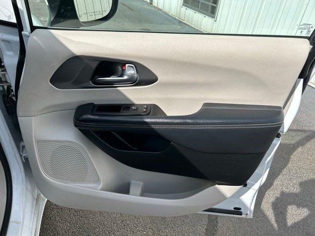 Chrysler Pacifica Hybrid Touring L 2023