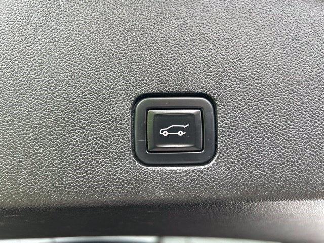 Cadillac XT6  2021