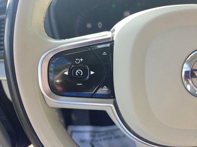Volvo XC90  2023