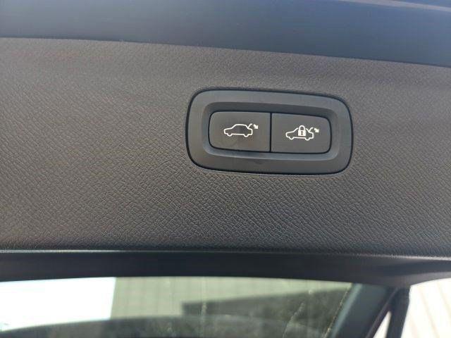 Volvo XC90  2023