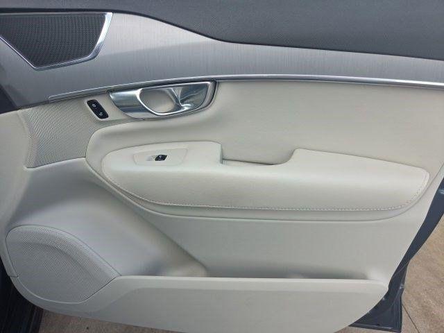 Volvo XC90  2023