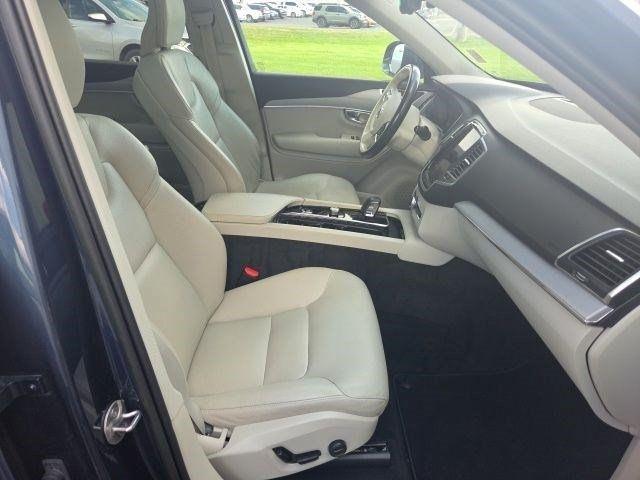 Volvo XC90  2023