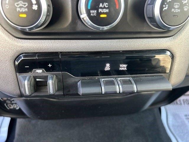 RAM 1500 Big Horn Crew Cab SWB 4WD 2023