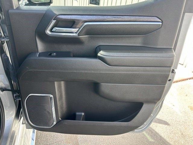 Chevrolet Silverado 1500 LTZ Crew Cab 4WD 2024