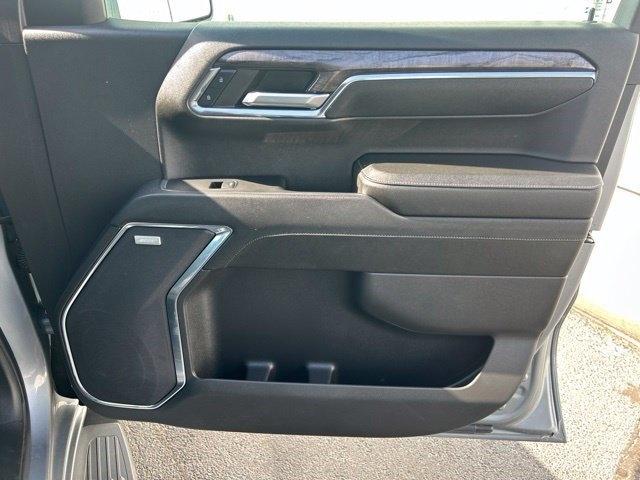 Chevrolet Silverado 1500 LTZ Crew Cab 4WD 2024