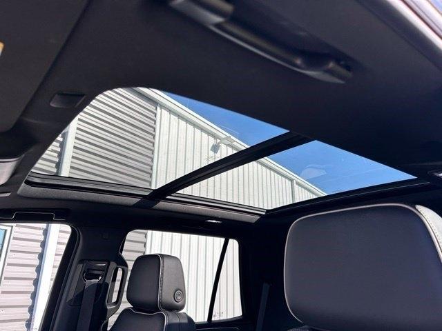 GMC Yukon SLT 4WD 2023