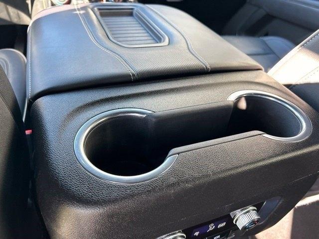 GMC Yukon SLT 4WD 2023