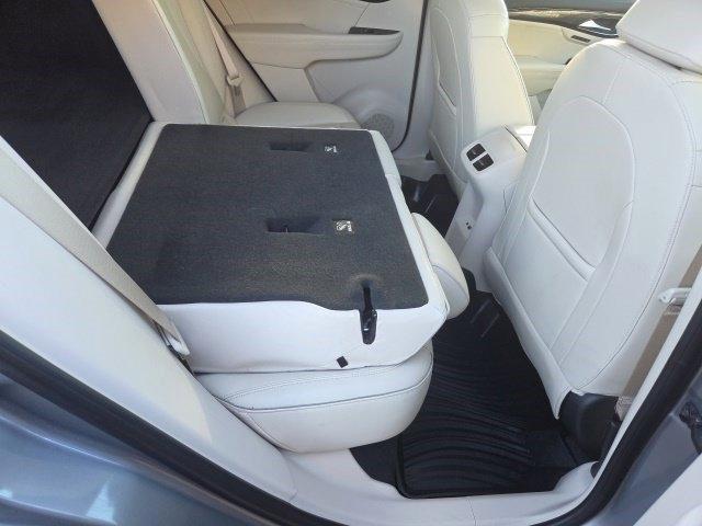 Buick Envision Essense 2021
