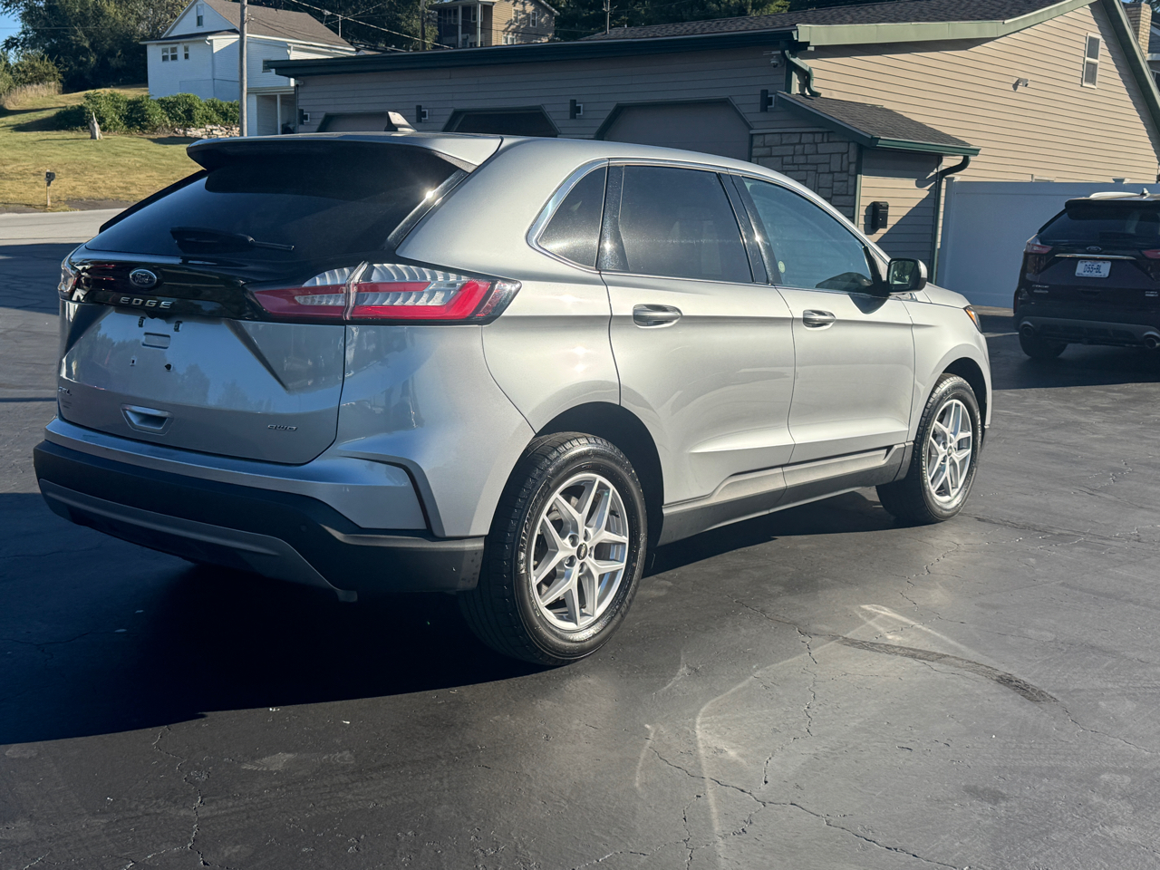 2024 Ford Edge SEL photo 3