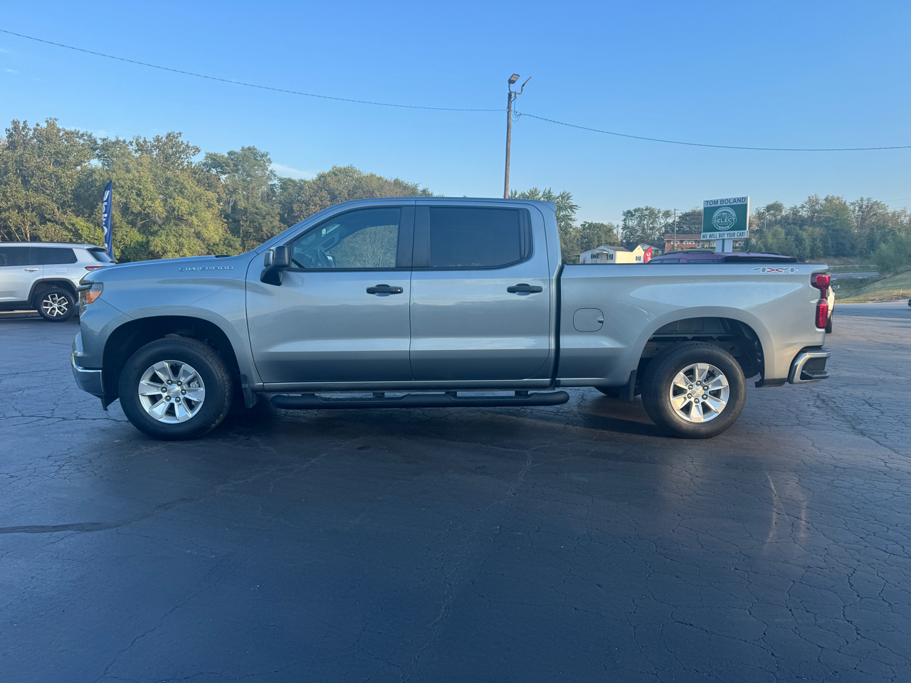 2023 Chevrolet Silverado 1500 photo 2
