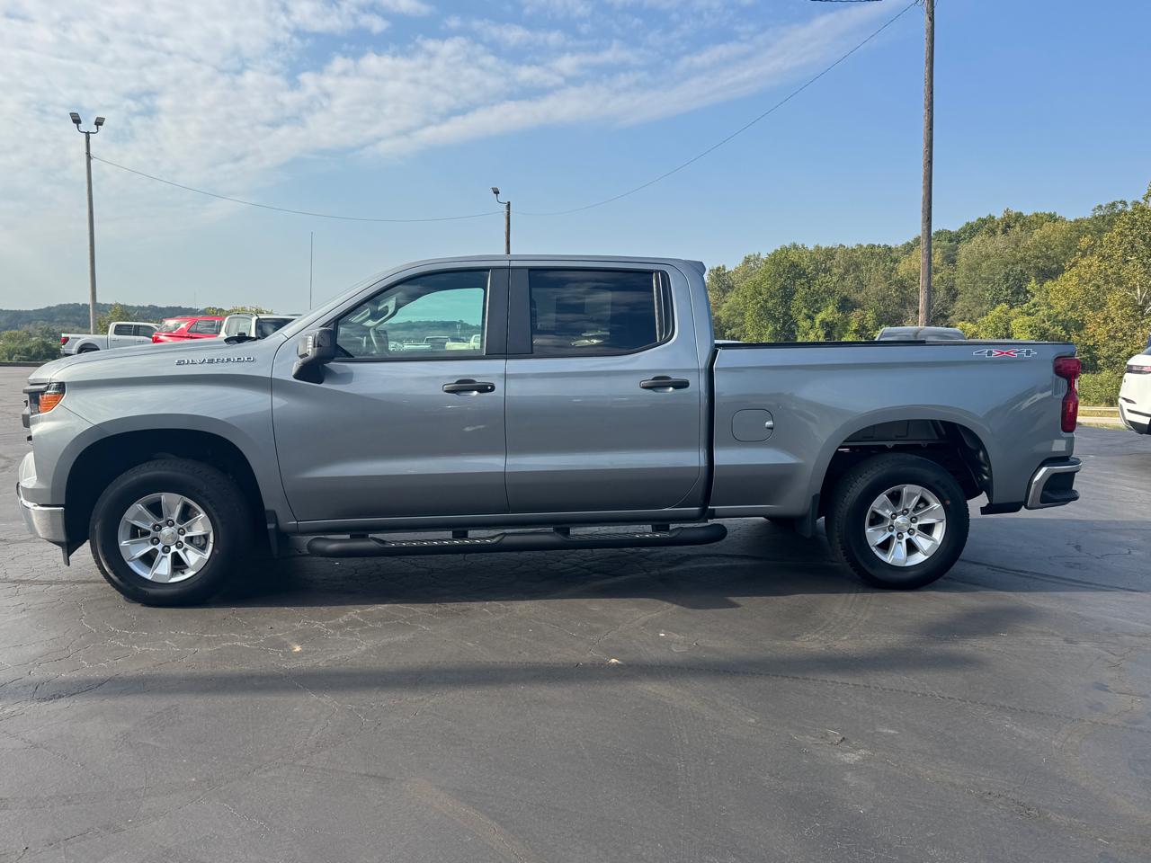 2023 Chevrolet Silverado 1500 photo 2