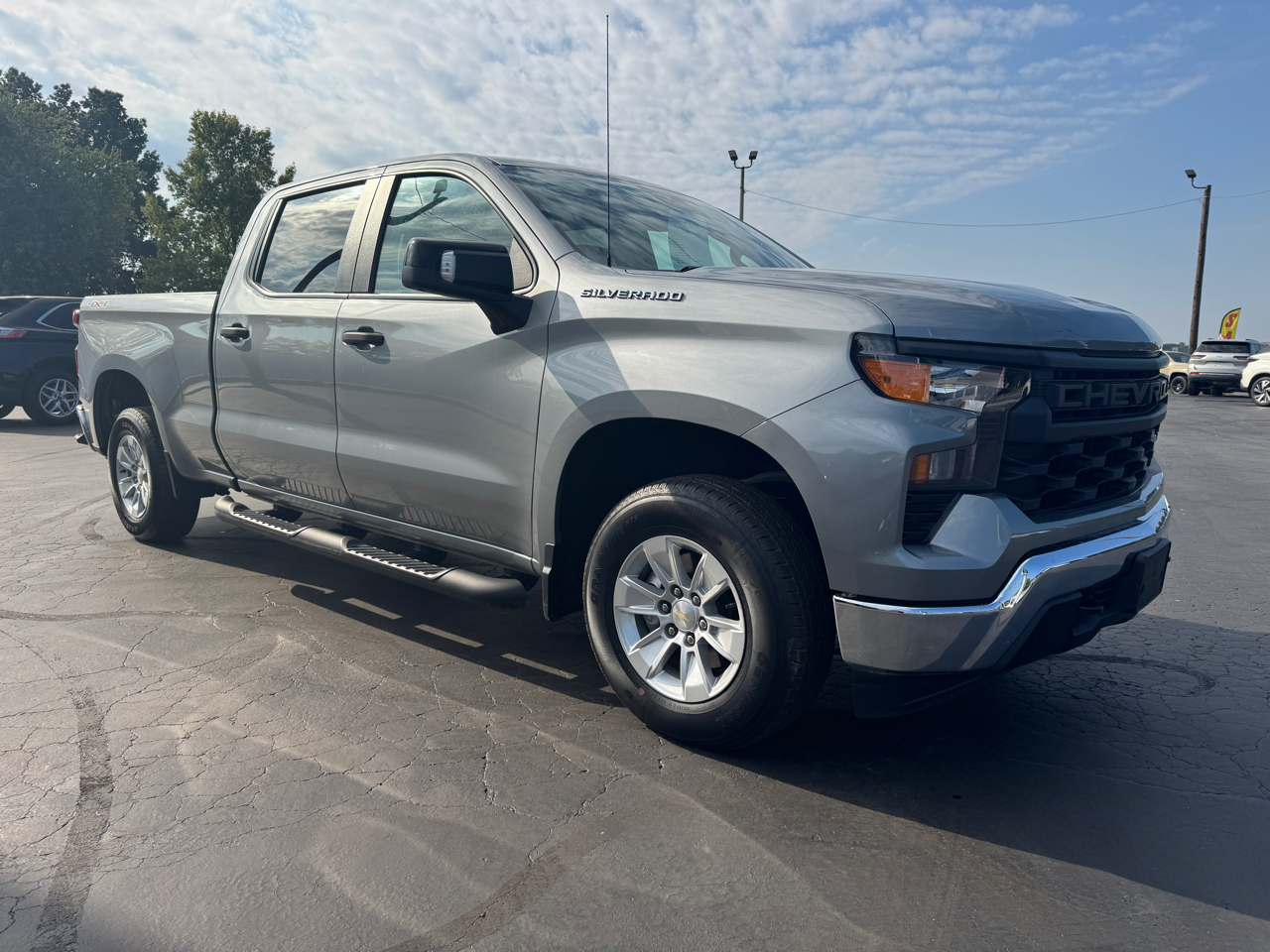 2023 Chevrolet Silverado 1500 photo 3