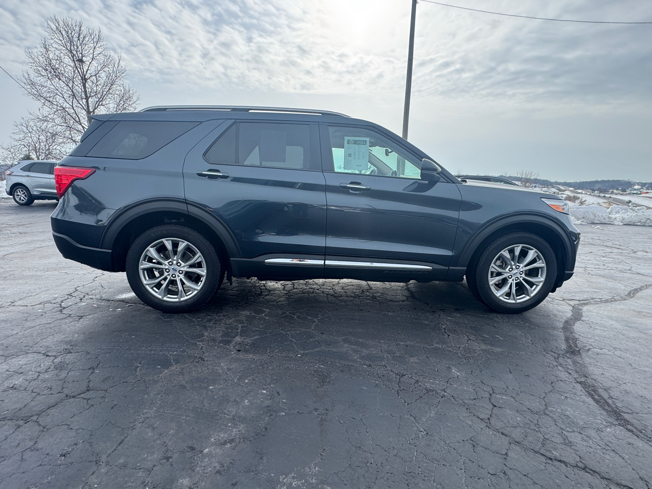 2023 Ford Explorer Limited photo 4