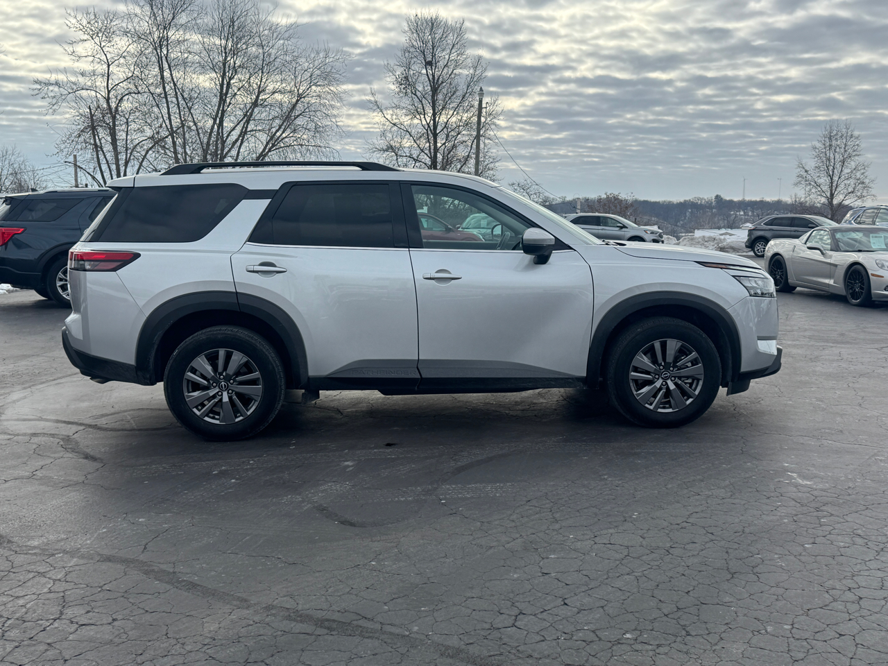 Nissan Pathfinder SV 4WD 2025