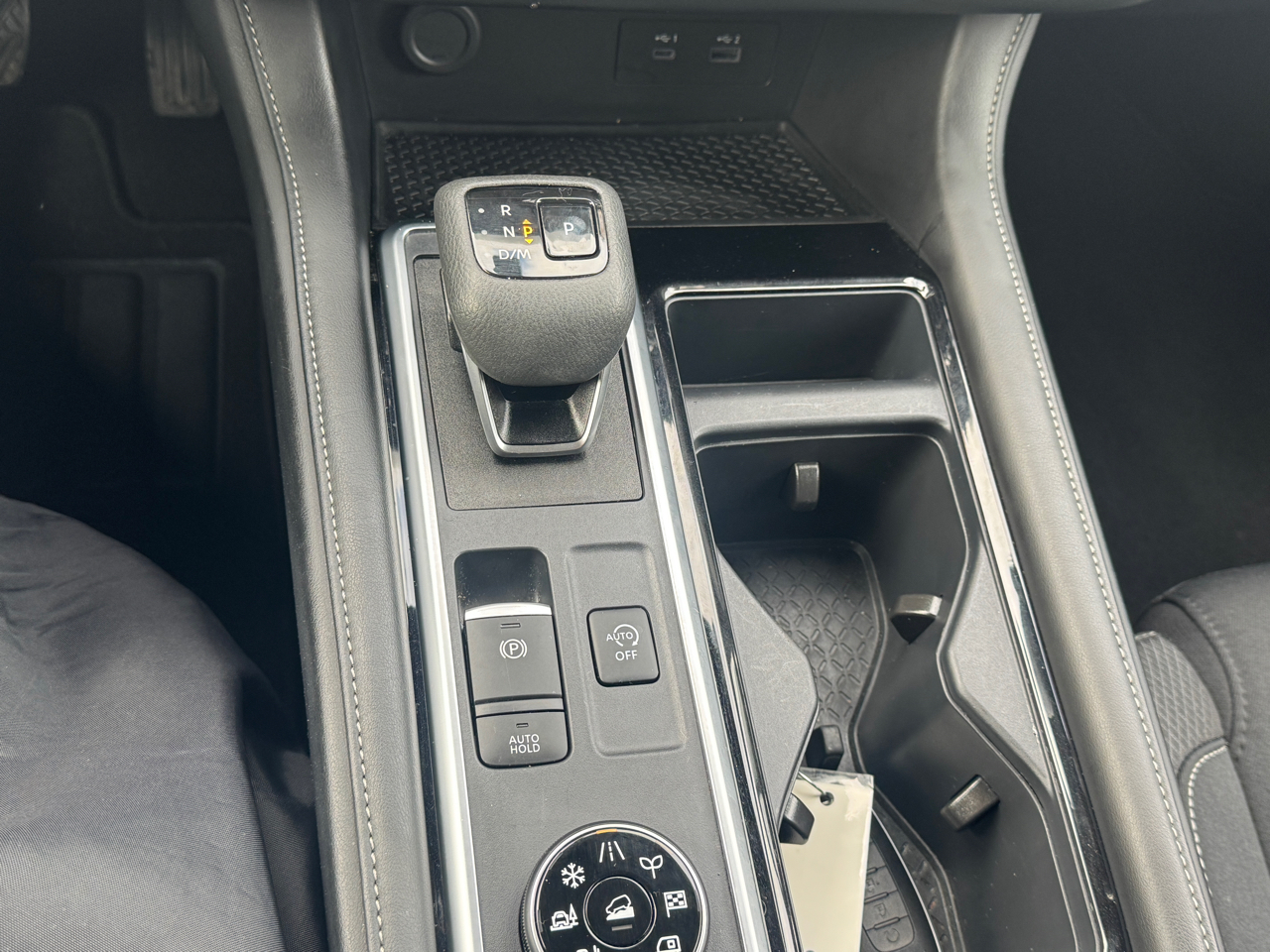 Nissan Pathfinder SV 4WD 2025