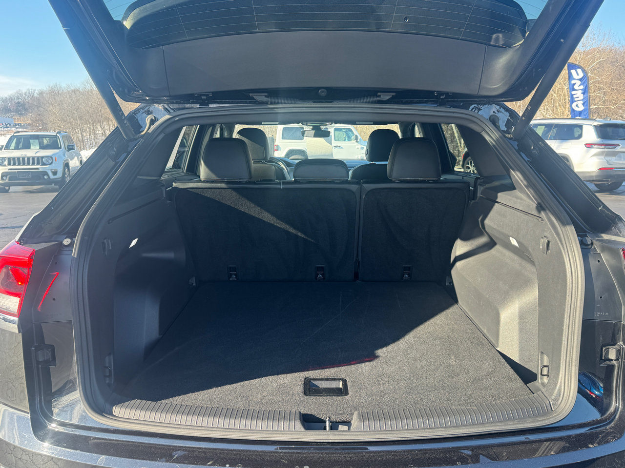 Volkswagen Atlas Cross Sport SE w/Technology AWD 2025