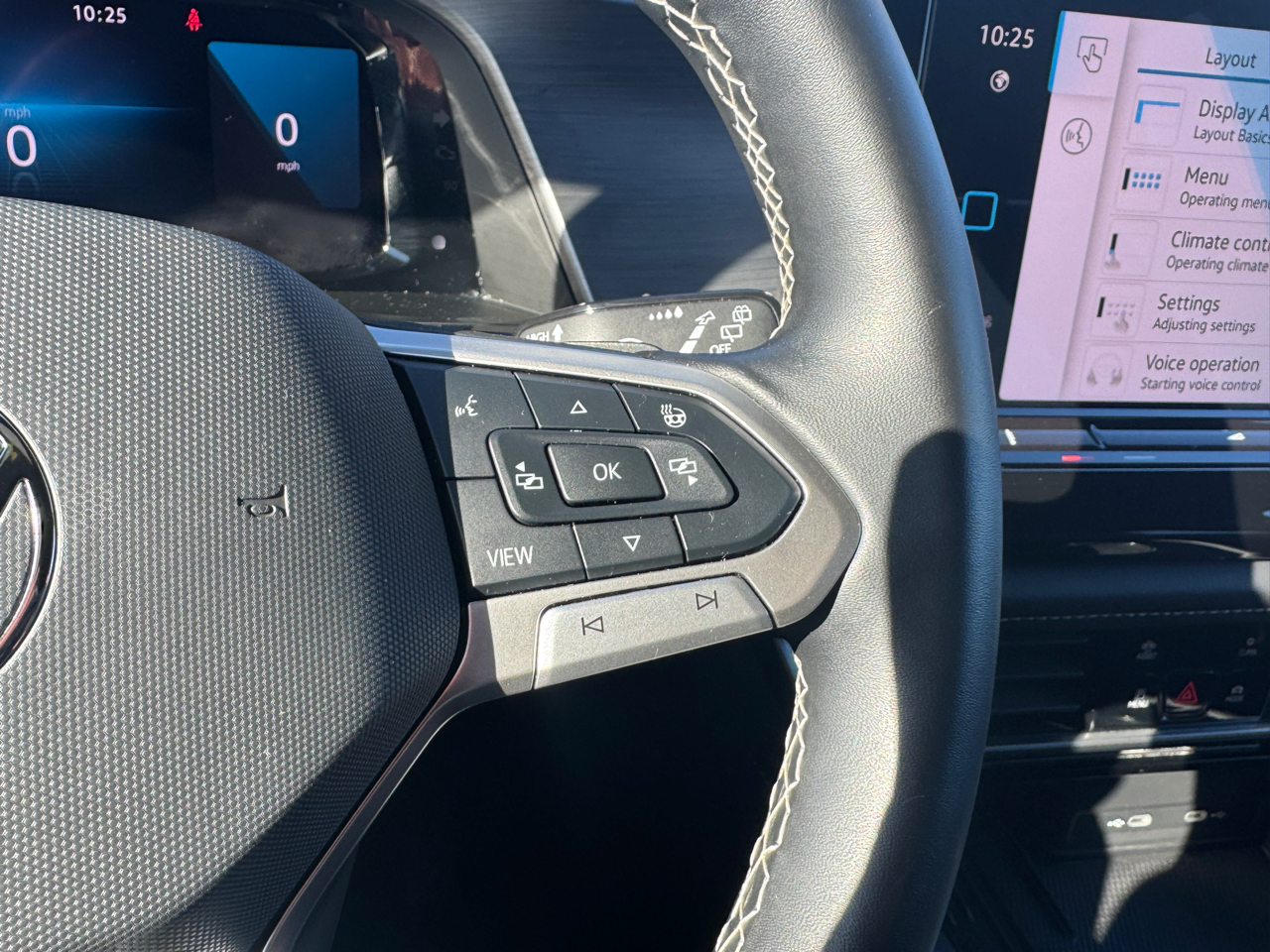 Volkswagen Atlas Cross Sport SE w/Technology AWD 2025