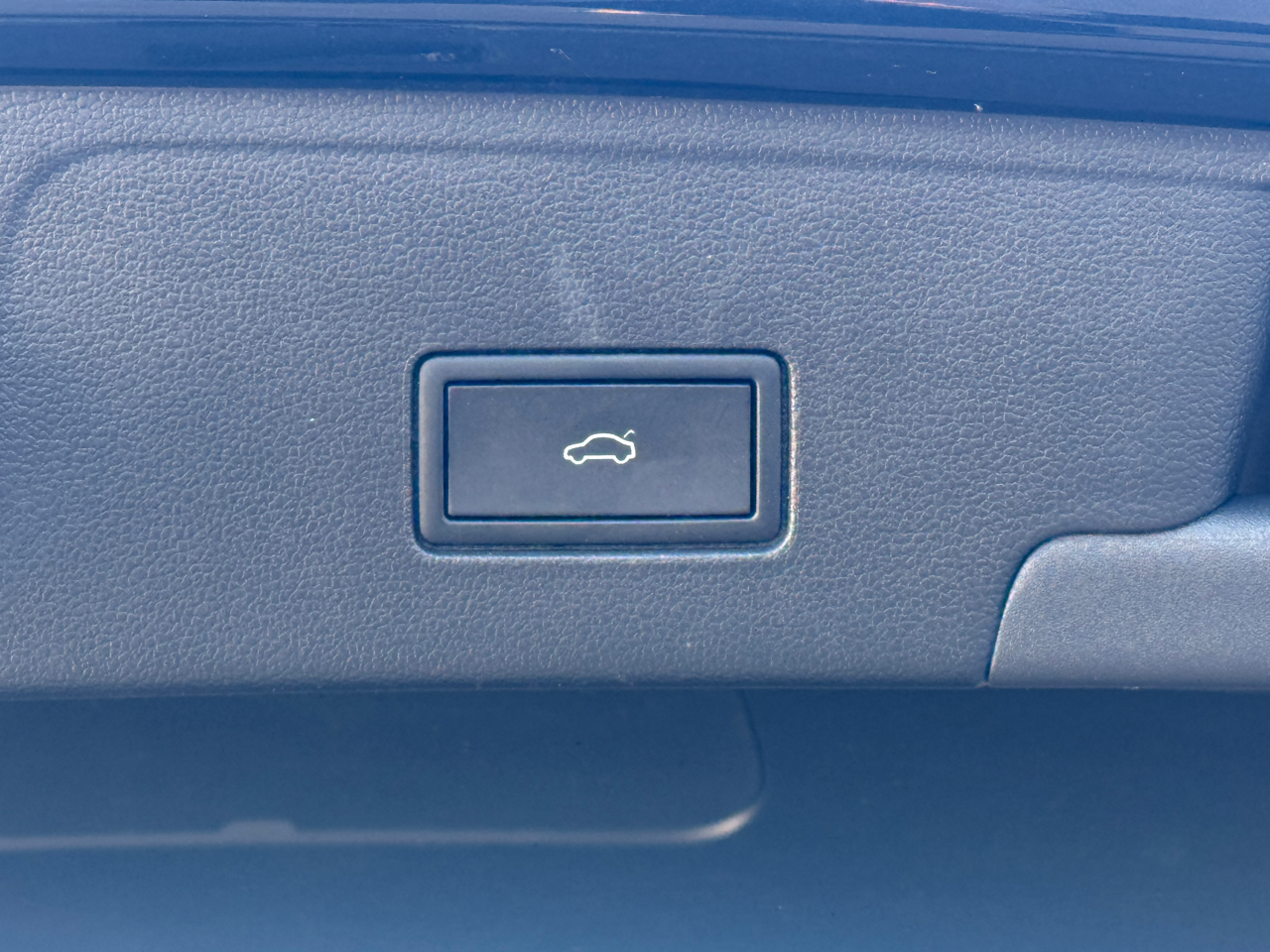 Volkswagen Atlas Cross Sport SE w/Technology AWD 2025