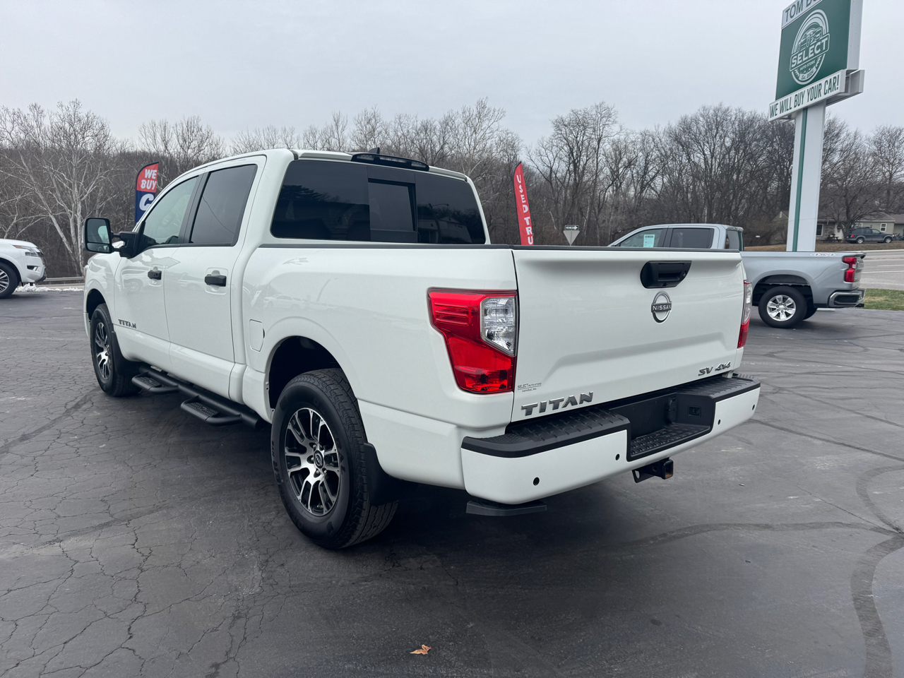 Nissan Titan Platinum Reserve Crew Cab 4WD 2024