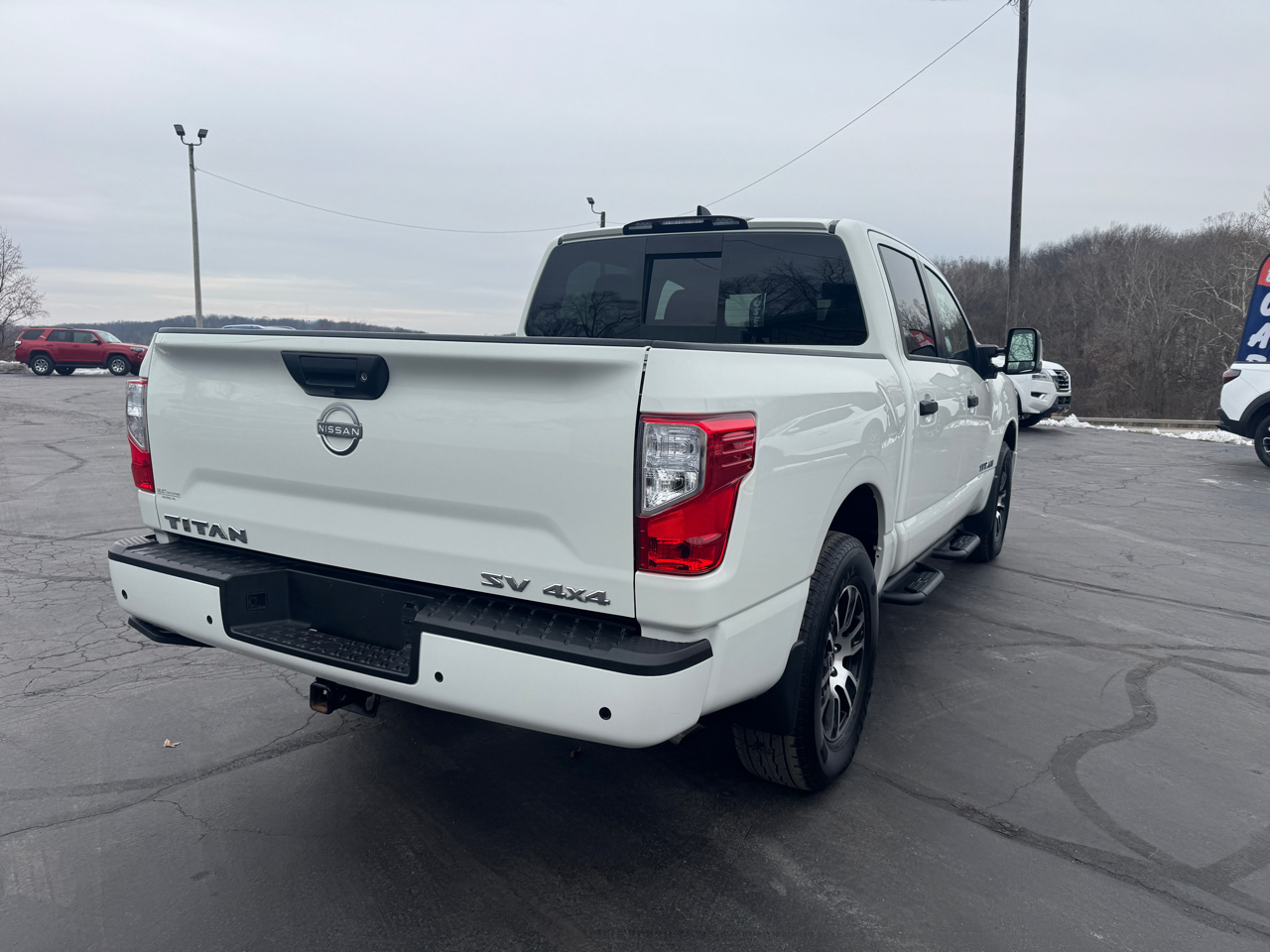 Nissan Titan Platinum Reserve Crew Cab 4WD 2024