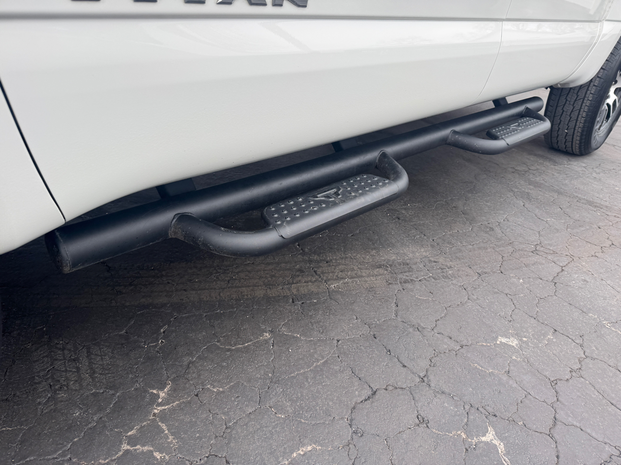 Nissan Titan Platinum Reserve Crew Cab 4WD 2024