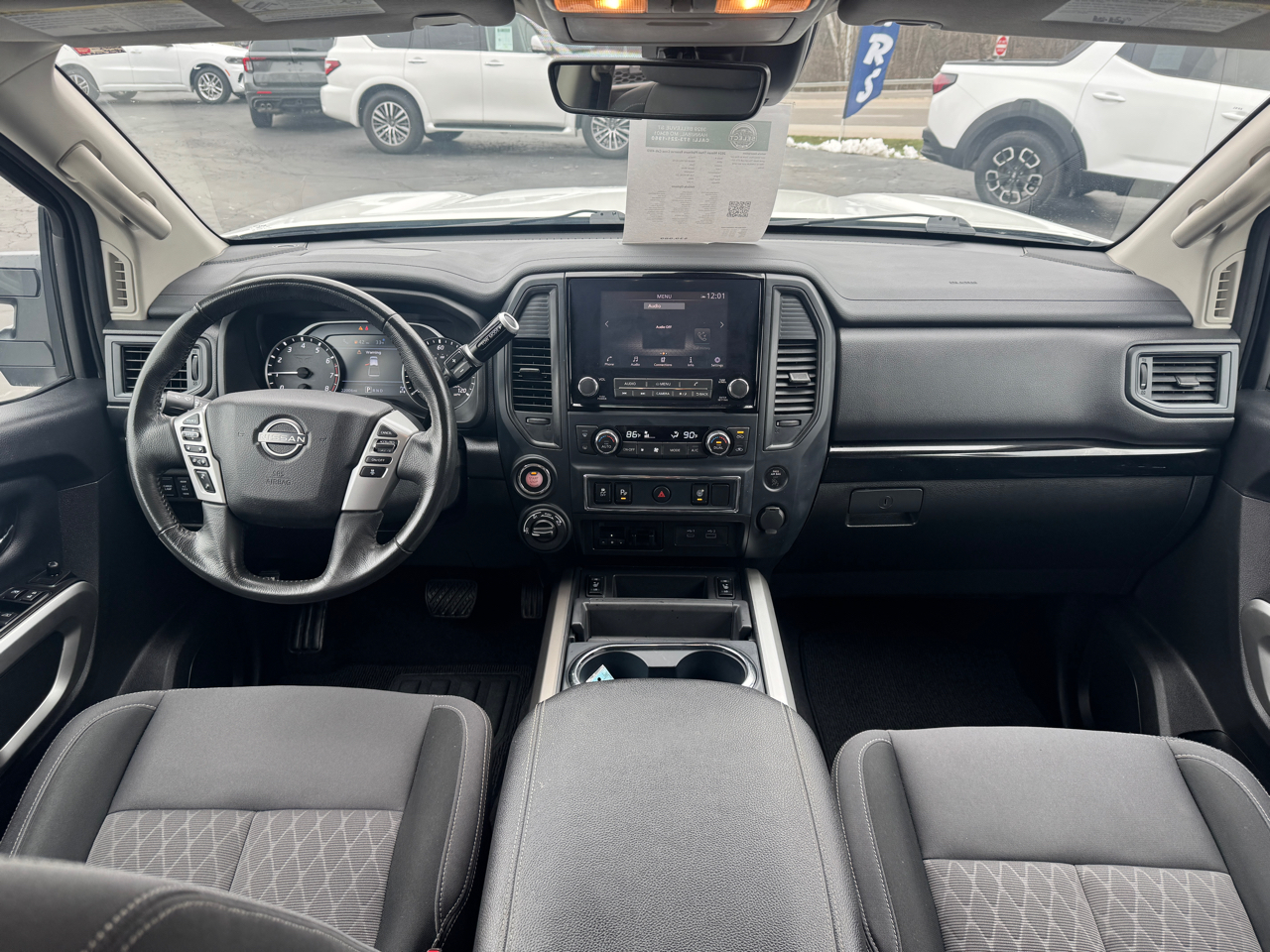 Nissan Titan Platinum Reserve Crew Cab 4WD 2024