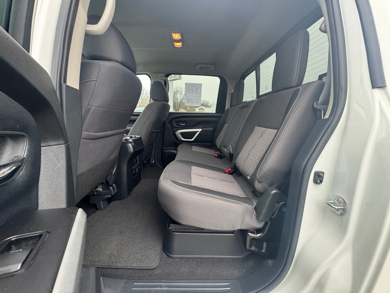 Nissan Titan Platinum Reserve Crew Cab 4WD 2024