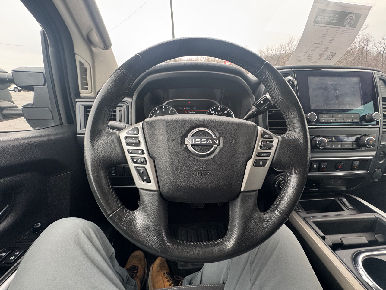 Nissan Titan Platinum Reserve Crew Cab 4WD 2024