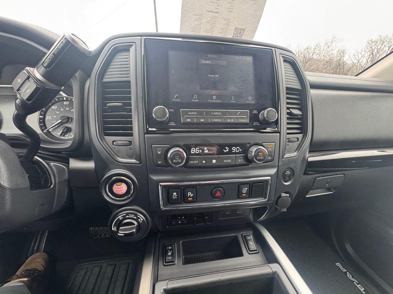 Nissan Titan Platinum Reserve Crew Cab 4WD 2024