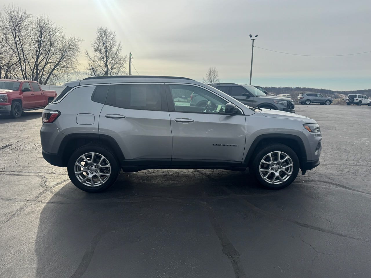 Jeep Compass Latitude 4D SUV 4WD 2022