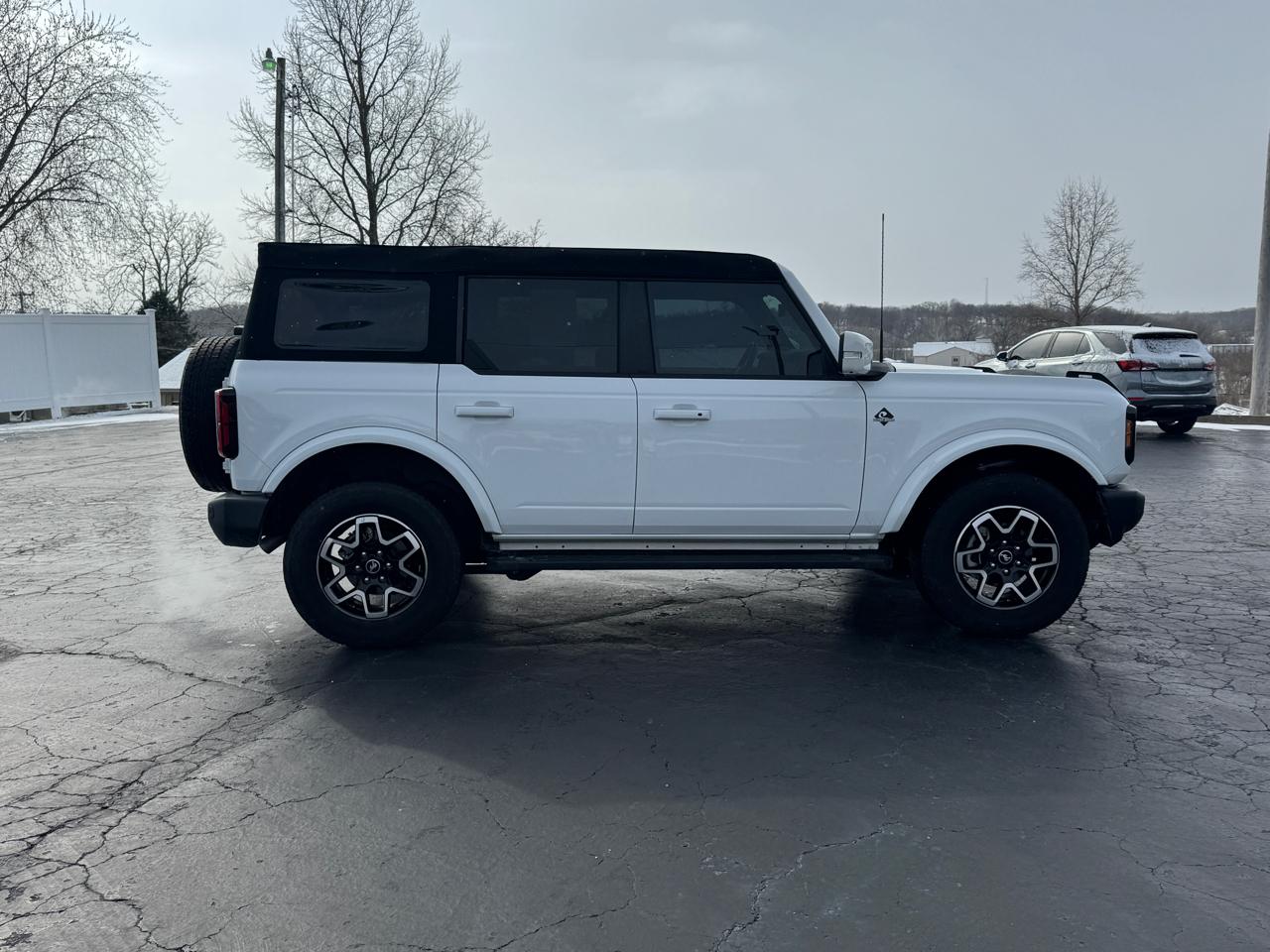 Ford Bronco Outer Banks 4-Door 2024