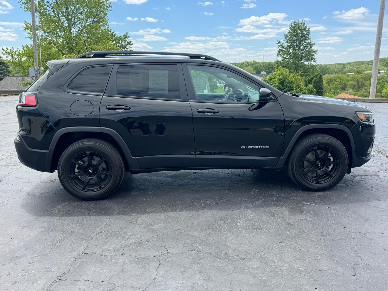 Jeep Cherokee Latitude LUX 4D SUV 4WD 2022