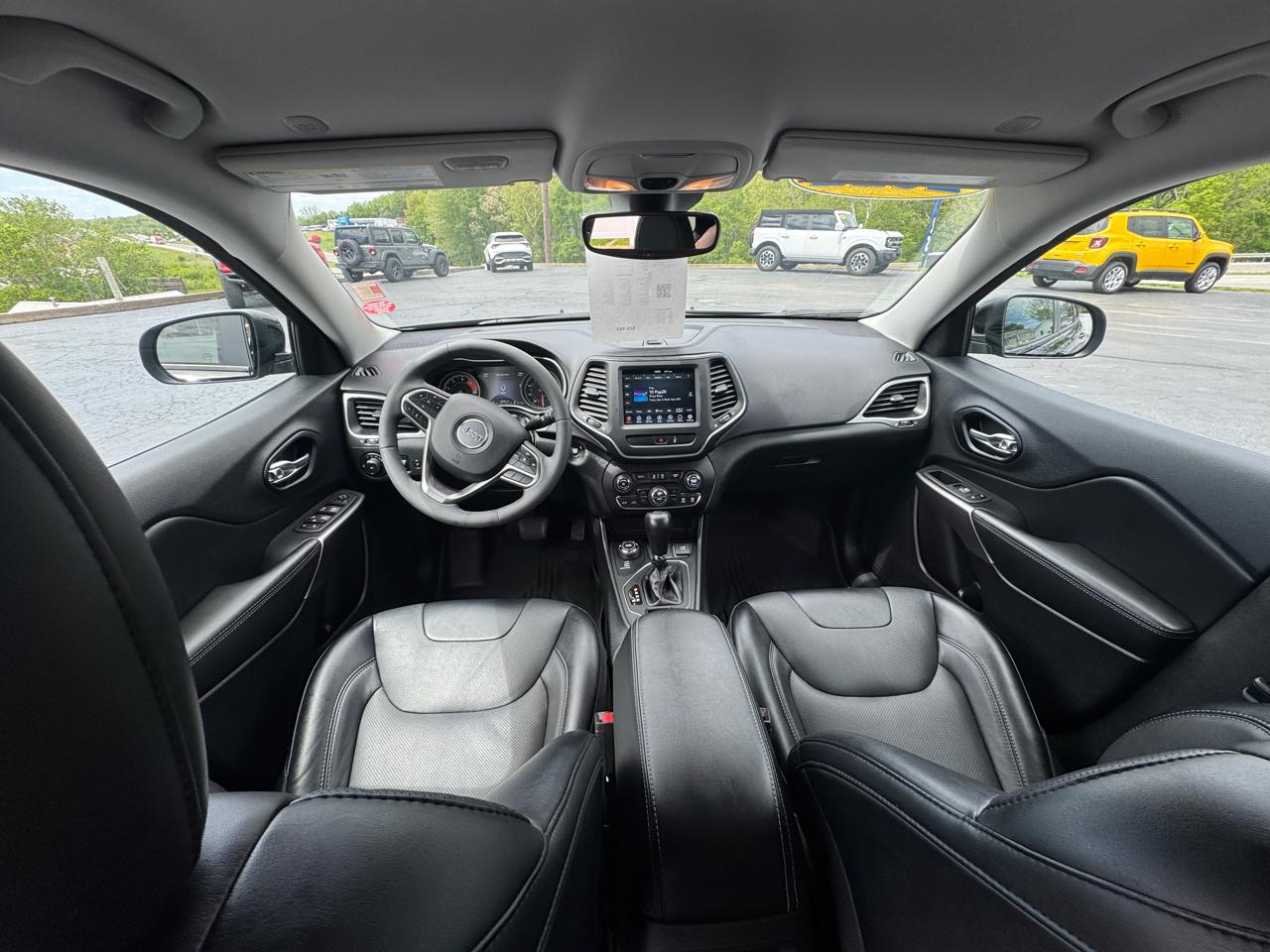 Jeep Cherokee Latitude LUX 4D SUV 4WD 2022