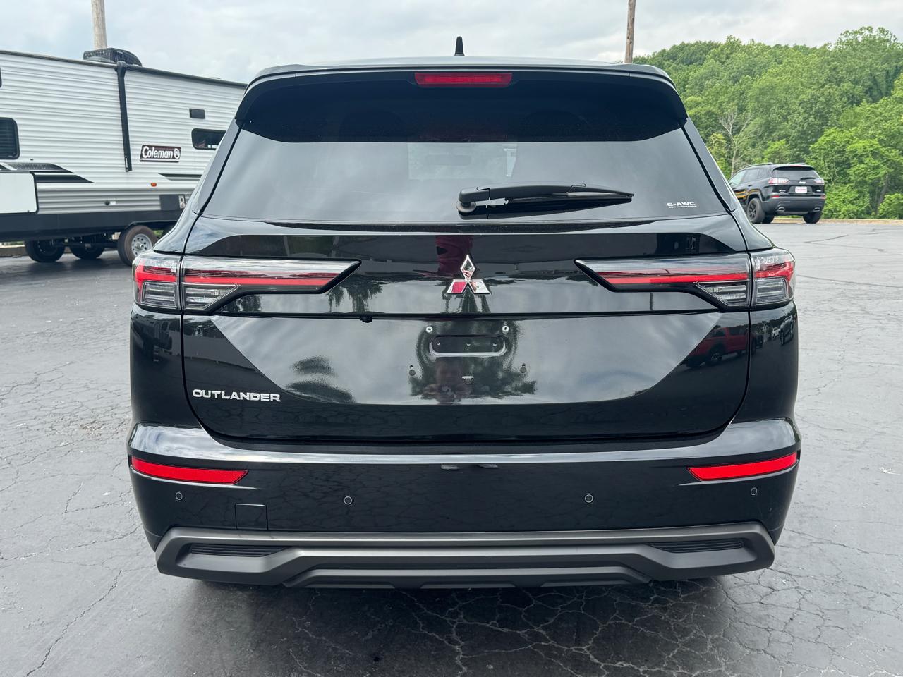 Mitsubishi Outlander ES AWD 2025