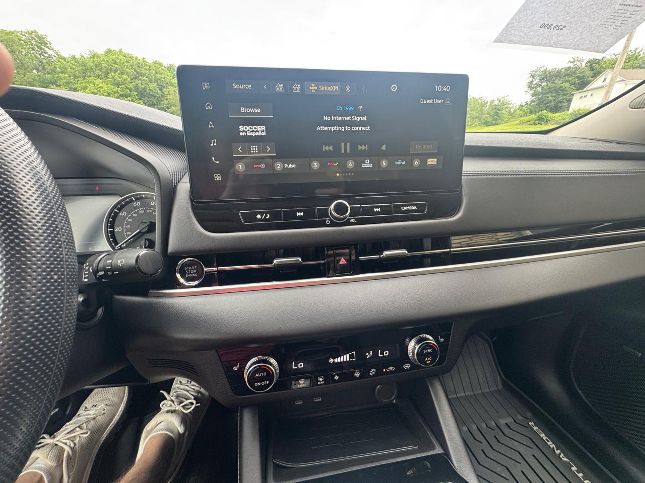 Mitsubishi Outlander ES AWD 2025