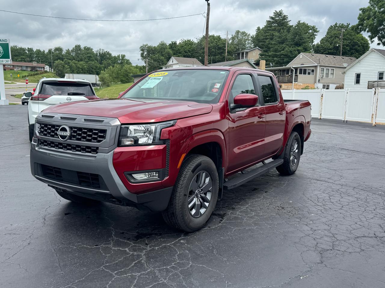 Nissan Frontier SV Crew Cab 4WD 2025