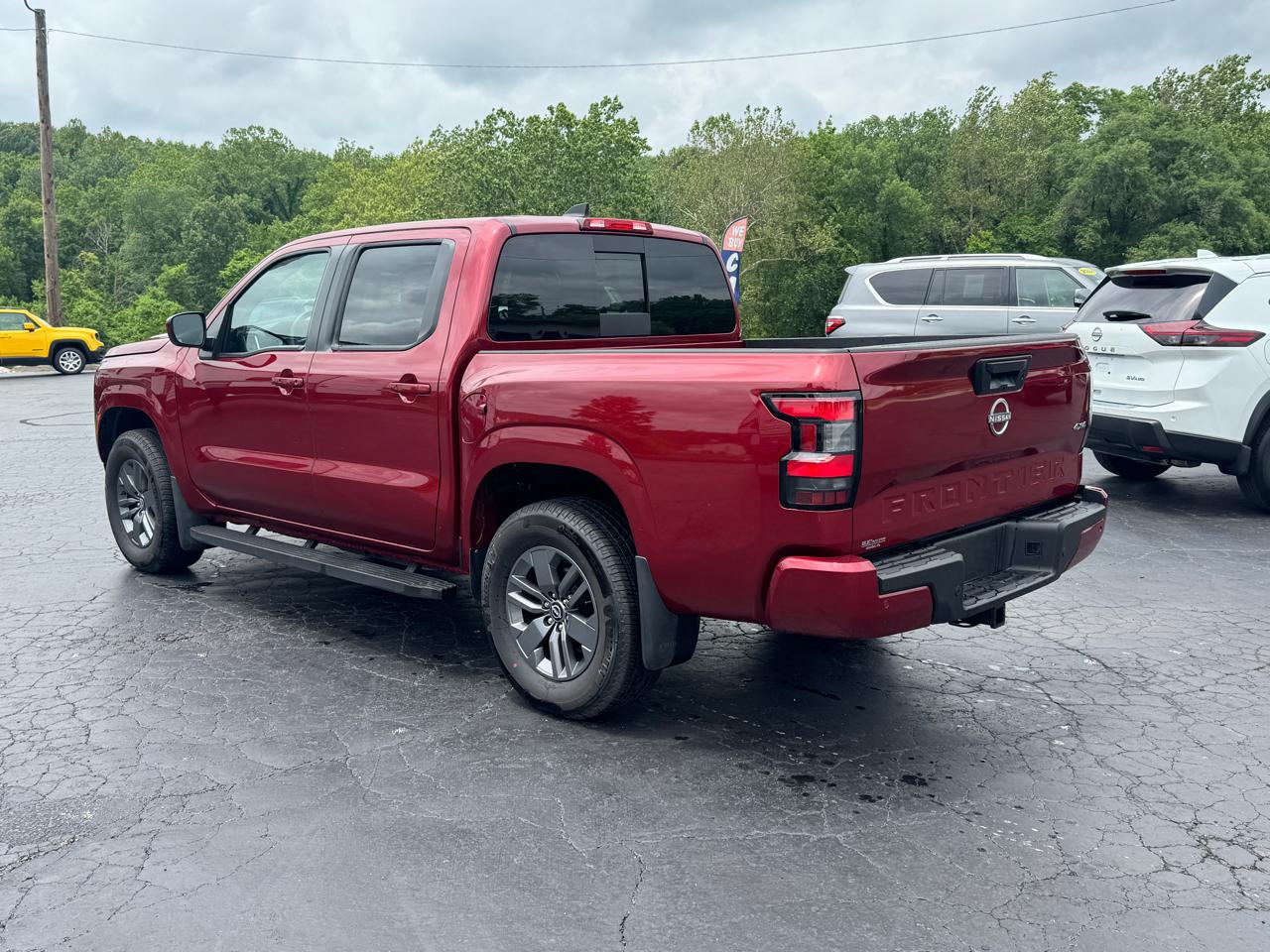 Nissan Frontier SV Crew Cab 4WD 2025