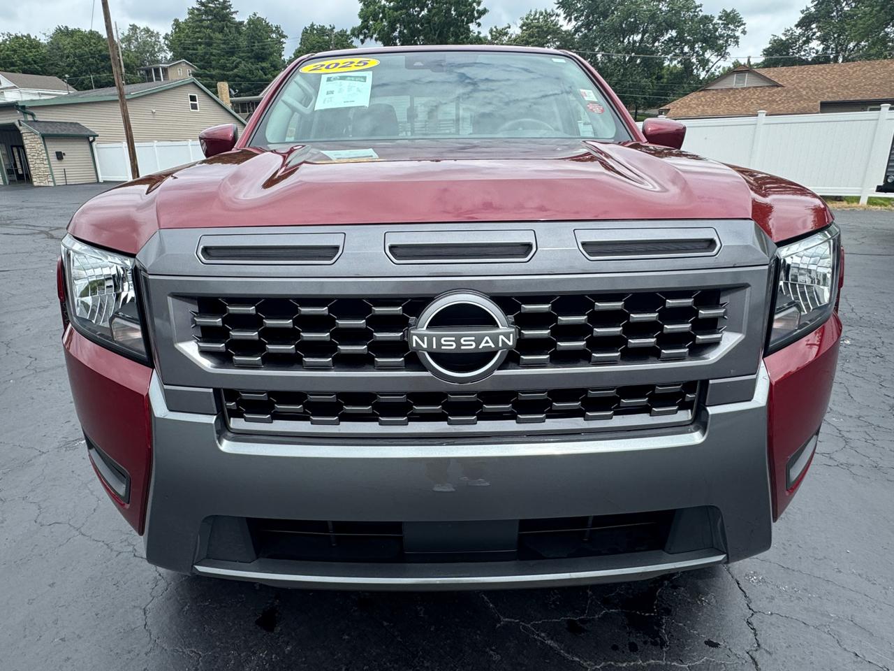 Nissan Frontier SV Crew Cab 4WD 2025