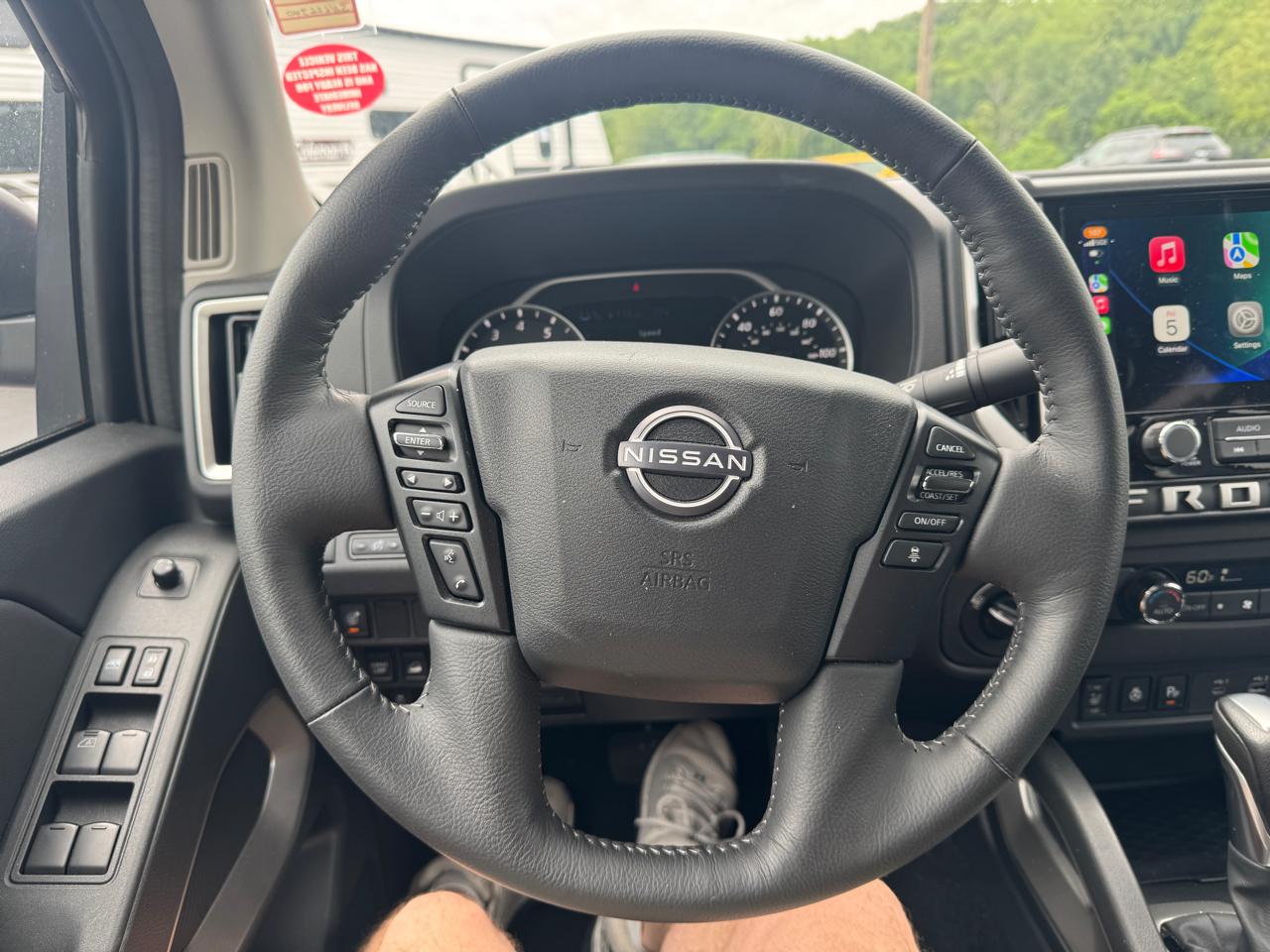 Nissan Frontier SV Crew Cab 4WD 2025