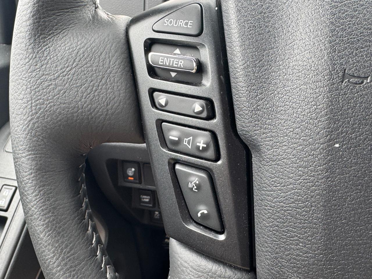 Nissan Frontier SV Crew Cab 4WD 2025