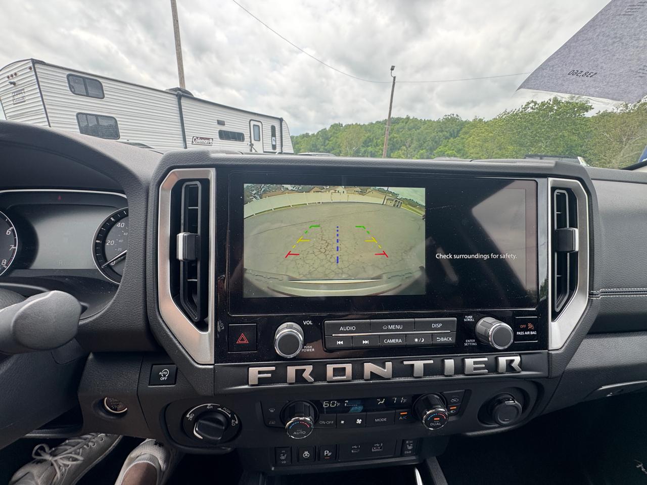 Nissan Frontier SV Crew Cab 4WD 2025