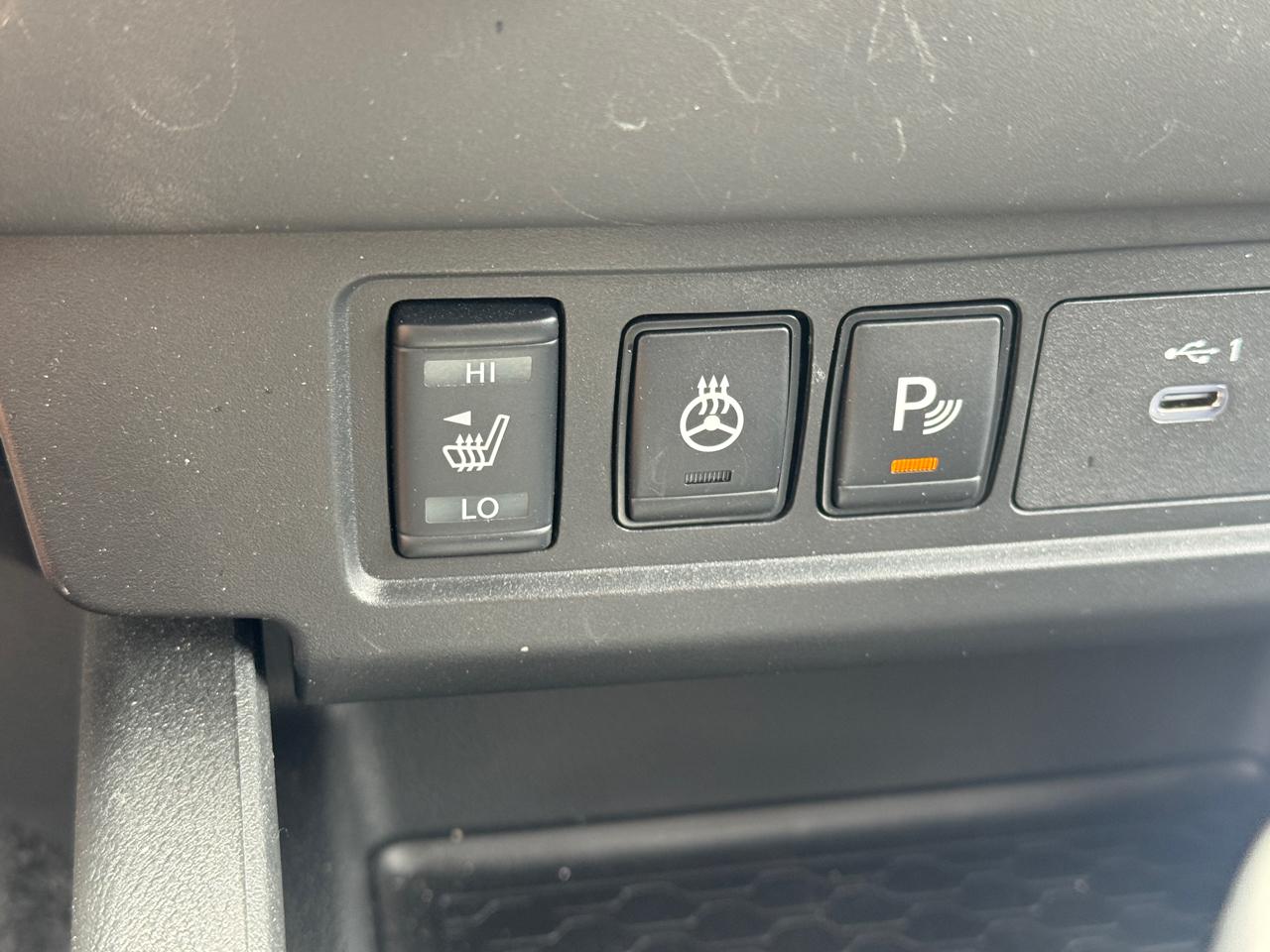 Nissan Frontier SV Crew Cab 4WD 2025