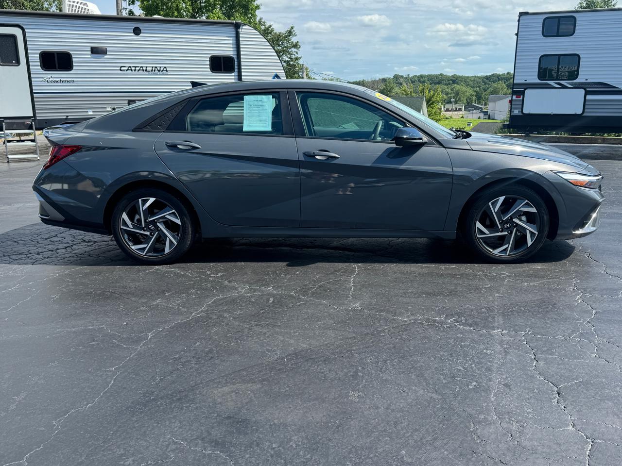 Hyundai Elantra SEL Sport 2025