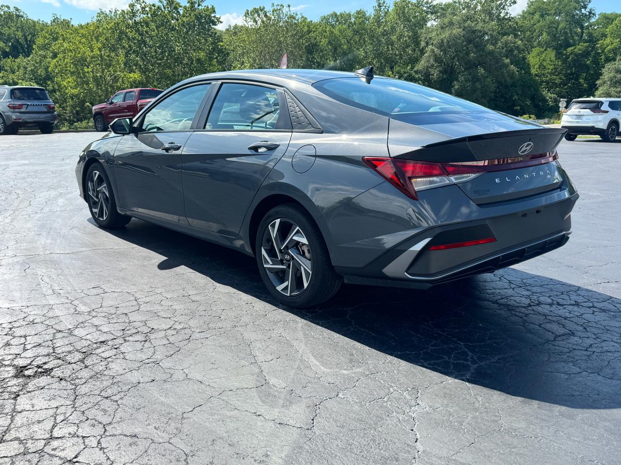 Hyundai Elantra SEL Sport 2025