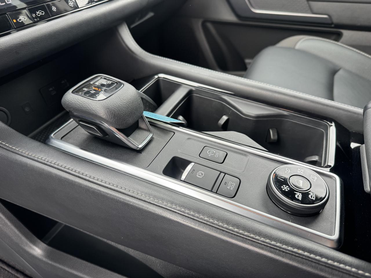Nissan Pathfinder SL 4WD 2023