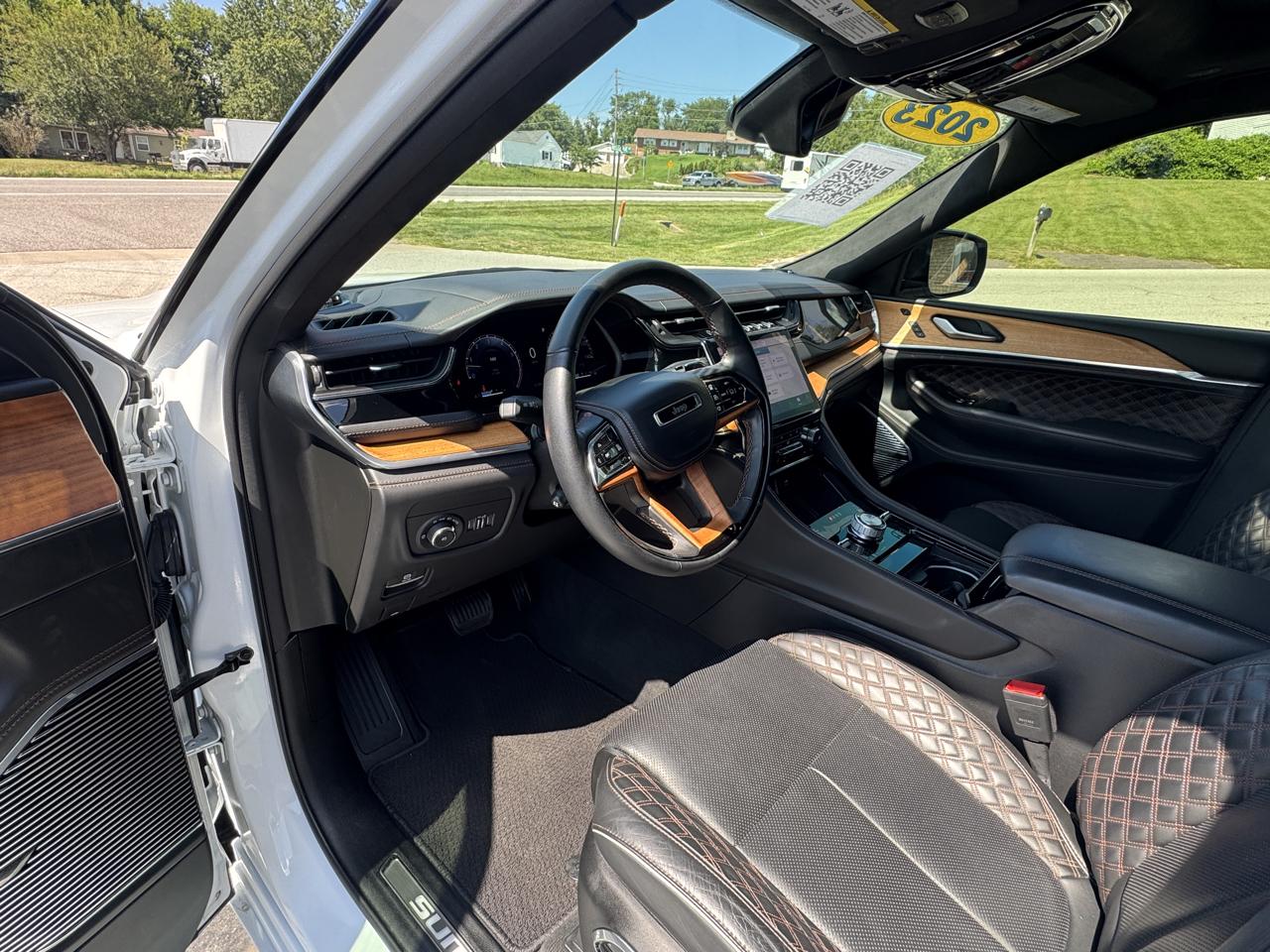 Jeep Grand Cherokee L Summit 4WD 2023