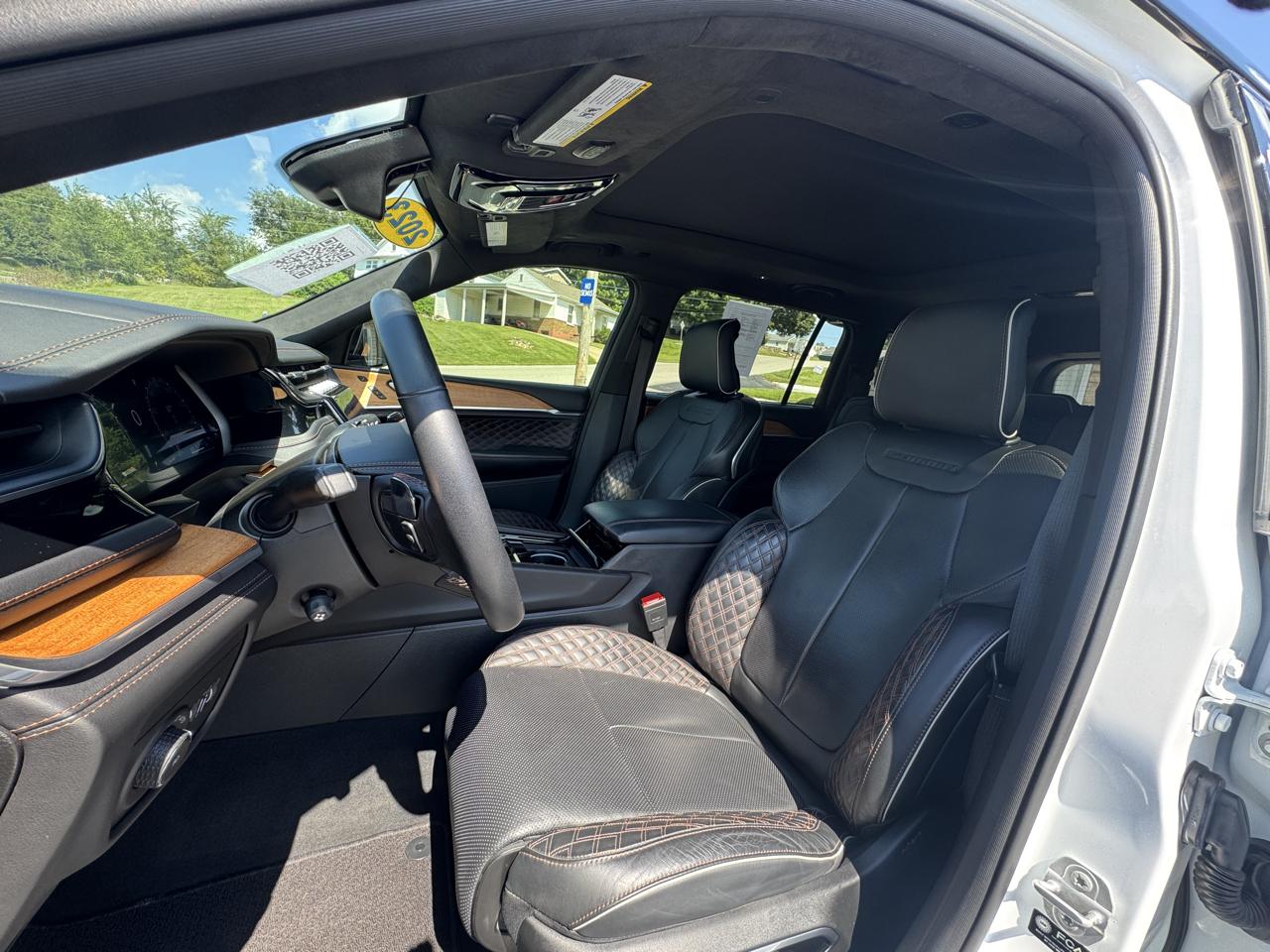 Jeep Grand Cherokee L Summit 4WD 2023