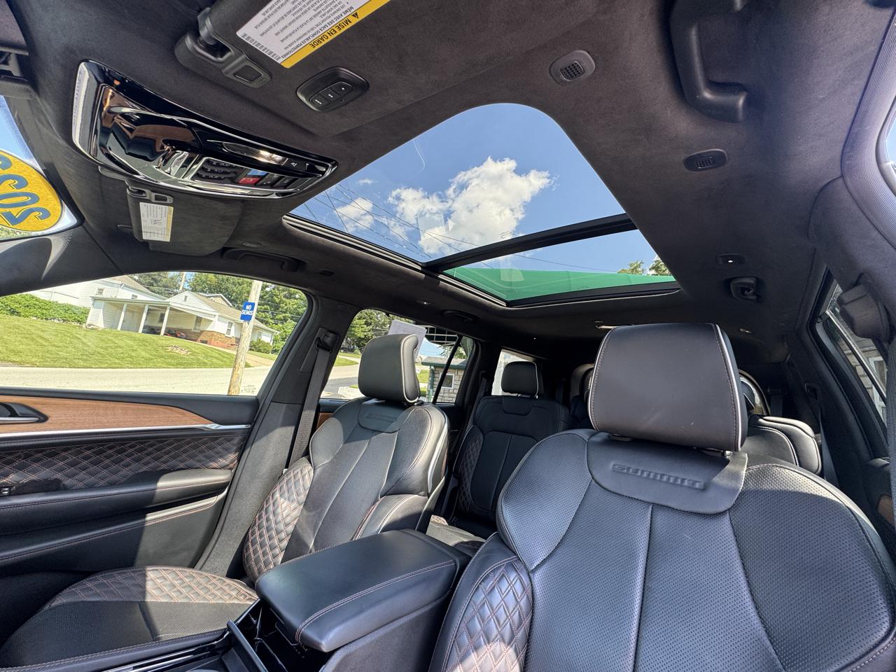 Jeep Grand Cherokee L Summit 4WD 2023